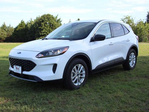 Used 2022 Ford Escape SE w/ Cold Weather Package AWD/4WD image 5
