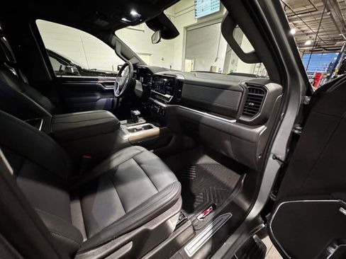 Used 2025 Chevrolet Silverado 1500 LT Trail Boss w/ Convenience Package II image 8