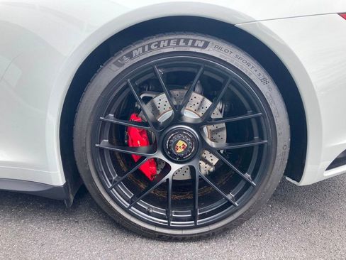 Certified 2019 Porsche 911 Targa 4 GTS image 17