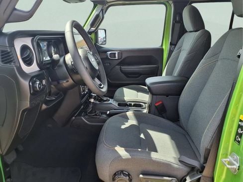 Used 2025 Jeep Wrangler Unlimited Sport AWD/4WD image 12