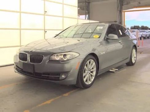 Used 2012 BMW 528i Sedan image 2