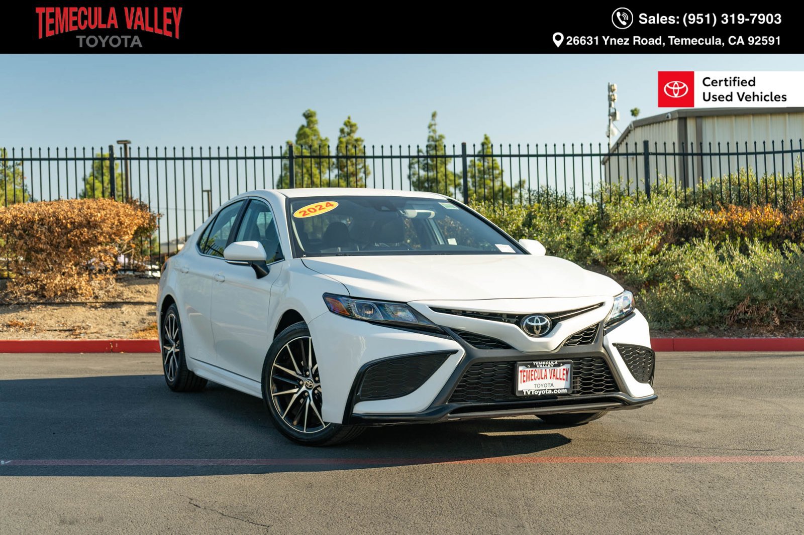 Certified 2024 Toyota Camry SE FWD image 1