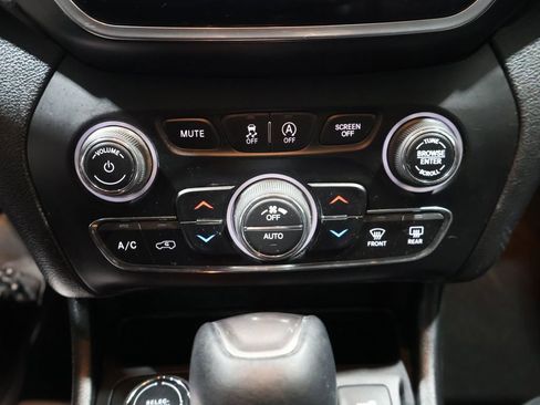 Certified 2022 Jeep Cherokee Limited image 37