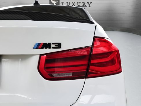 Used 2016 BMW M3 RWD image 22