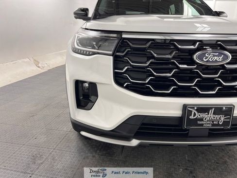 New 2026 Ford Explorer Platinum RWD image 10