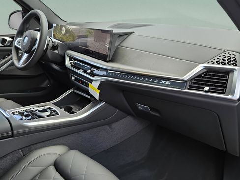 New 2026 BMW X5 xDrive50e w/ Executive Package image 15