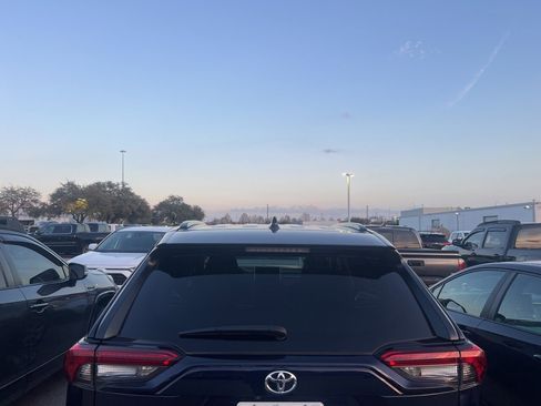 Used 2024 Toyota RAV4 XLE image 5