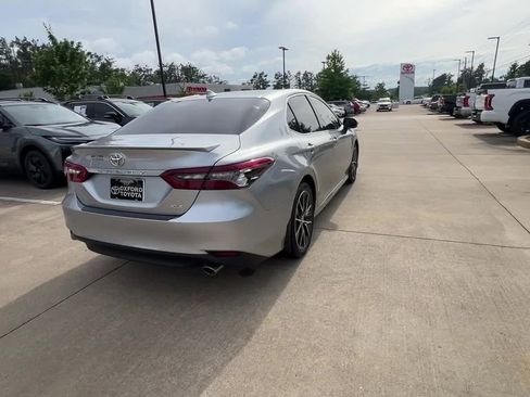 Used 2023 Toyota Camry XLE FWD image 6