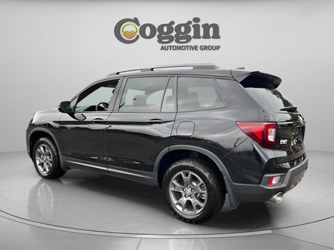 Certified 2024 Honda Passport TrailSport image 3