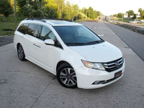 Used 2014 Honda Odyssey Touring Elite image 2