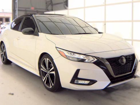 Used 2020 Nissan Sentra SR w/ Electronics Package FWD image 3