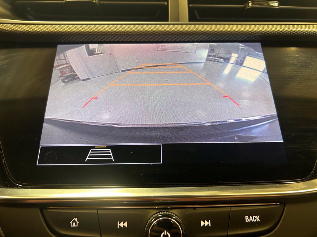 Used 2023 Buick Encore GX Essence w/ Experience Buick Package FWD image 16