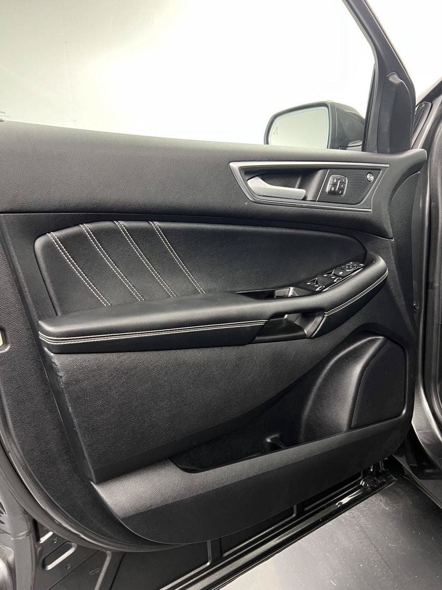 Used 2019 Ford Edge ST w/ Equipment Group 401A AWD/4WD image 17