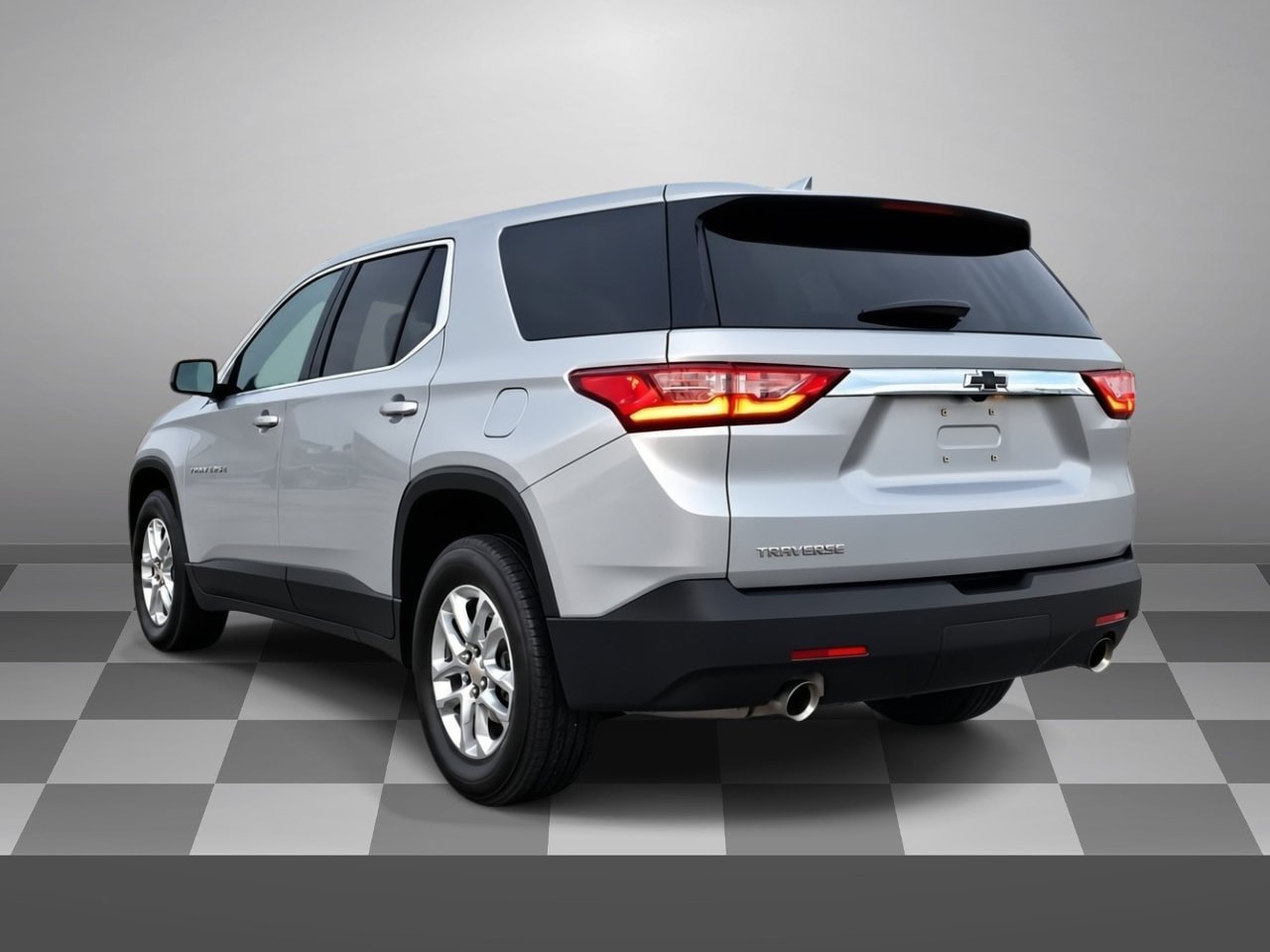 Certified 2021 Chevrolet Traverse LS FWD image 4