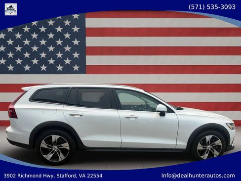 Used 2020 Volvo V60 T5 Cross Country AWD/4WD image 6