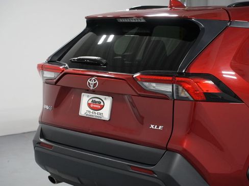 Certified 2025 Toyota RAV4 XLE FWD image 9