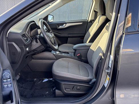 Used 2021 Ford Escape SE image 19