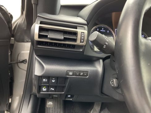 Used 2019 Lexus RC 300 AWD image 7