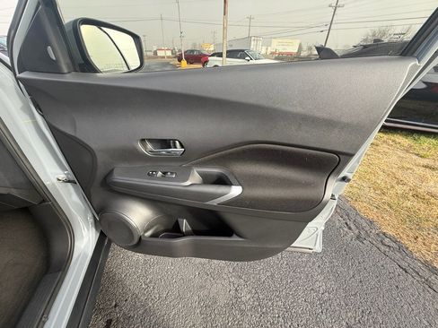 Used 2022 Nissan Kicks SV image 23