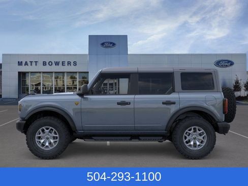 New 2025 Ford Bronco Badlands image 3