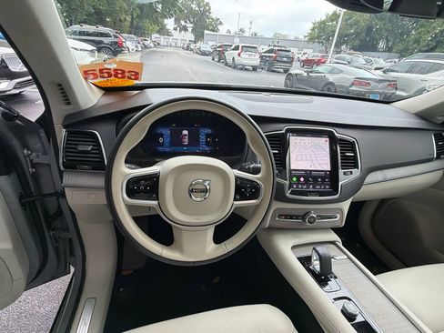 Used 2025 Volvo XC90 B5 Plus w/ Protection Package Premier AWD/4WD image 28