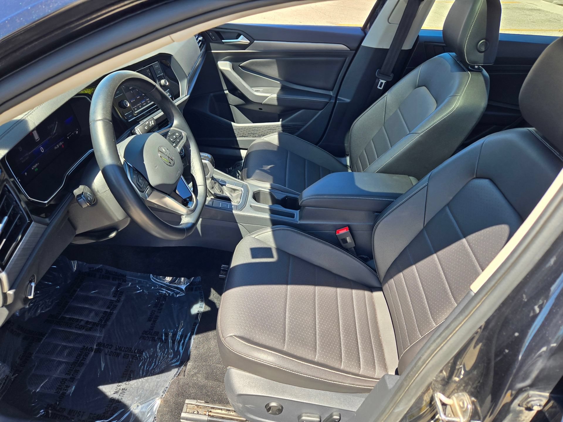 Used 2024 Volkswagen Jetta SE FWD image 25