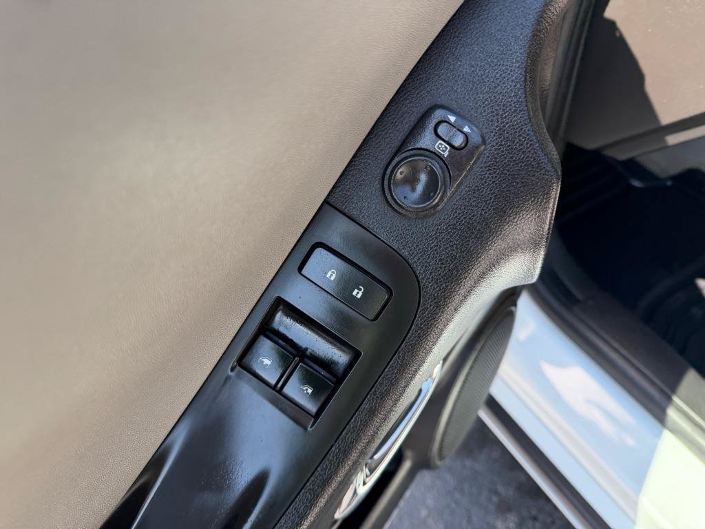 Used 2012 Chevrolet Camaro LS RWD image 15