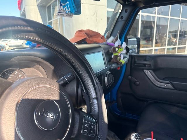 Used 2015 Jeep Wrangler Unlimited Sport w/ Connectivity Group AWD/4WD image 22