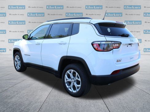 Used 2024 Jeep Compass Latitude AWD/4WD image 8