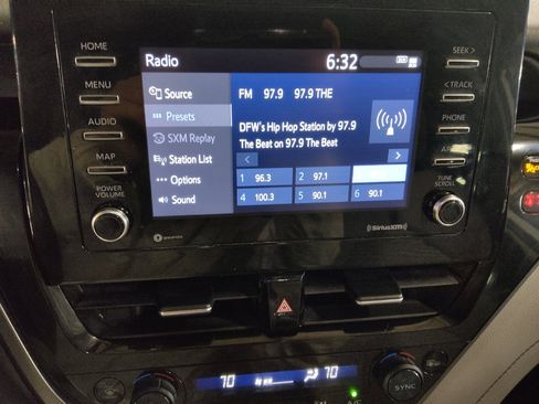 Used 2022 Toyota Camry SE FWD image 25