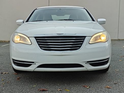 Used 2014 Chrysler 200 Touring image 2