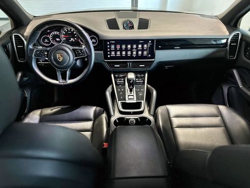 Certified 2022 Porsche Cayenne image 17