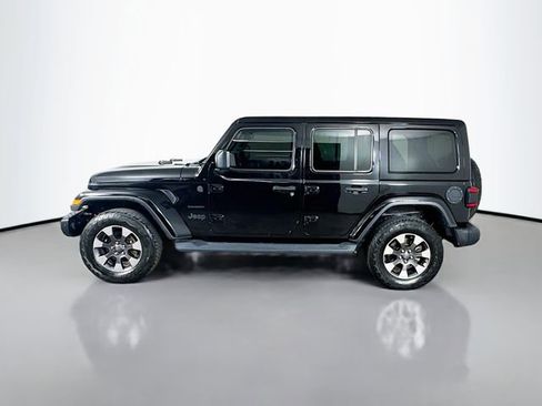 Used 2018 Jeep Wrangler Unlimited Sahara w/ Cold Weather Group AWD/4WD image 12