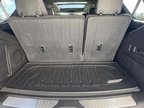 Used 2023 GMC Yukon Denali w/ Denali Reserve Package image 7