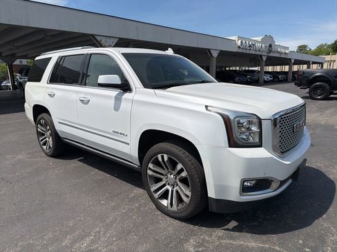 Used 2017 GMC Yukon Denali w/ Open Road Package AWD/4WD image 5