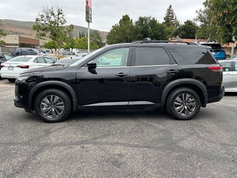 Certified 2024 Nissan Pathfinder SV w/ SV Premium Package FWD image 7