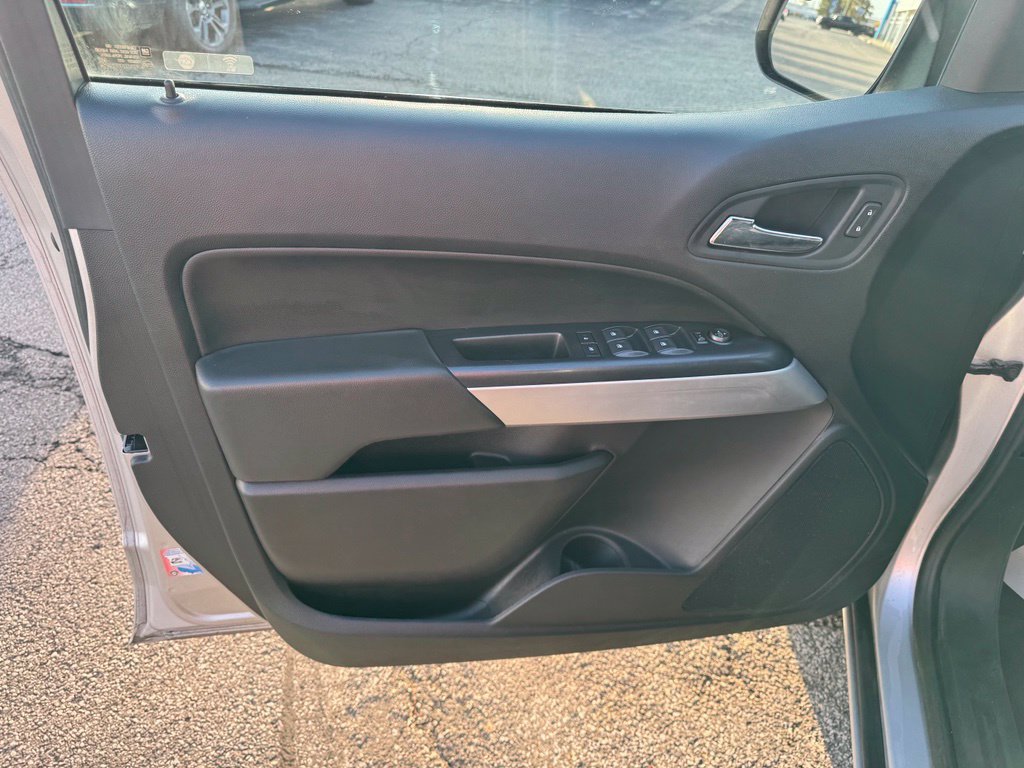 Used 2020 Chevrolet Colorado LT w/ LT Convenience Package AWD/4WD image 9