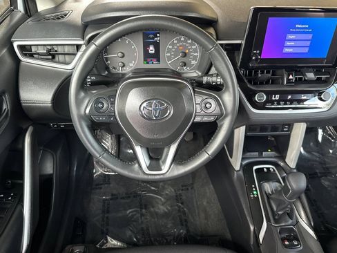 Certified 2025 Toyota Corolla Cross LE FWD image 15