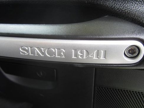 Used 2016 Jeep Wrangler Unlimited Sahara w/ Connectivity Group image 40