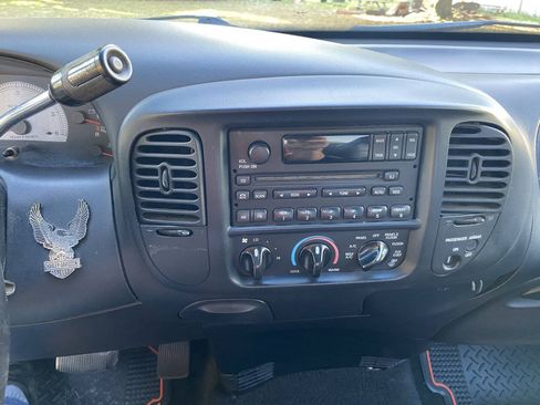 Used 2000 Ford F150 Harley-Davidson RWD image 9