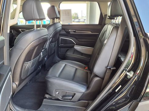 Used 2025 Kia Telluride S FWD image 14