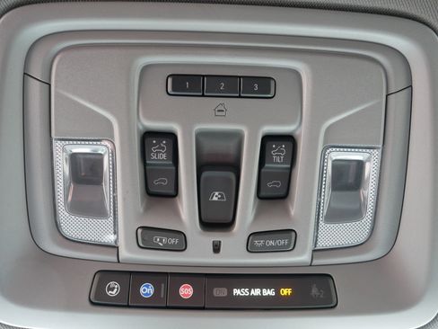 Used 2025 GMC Sierra 3500 Denali w/ Denali Reserve Package image 34