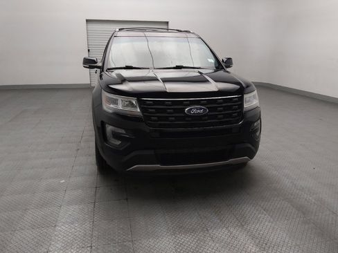 Used 2017 Ford Explorer XLT w/ Equipment Group 202A FWD image 14