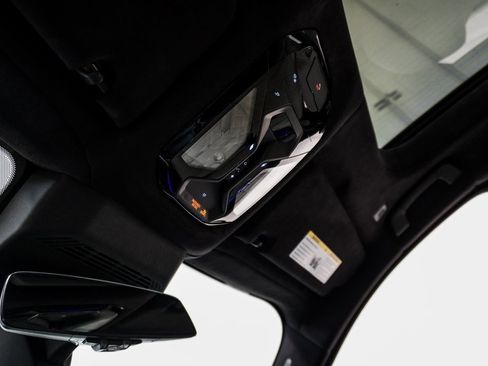 Used 2023 BMW 760i xDrive w/ Executive Package image 34