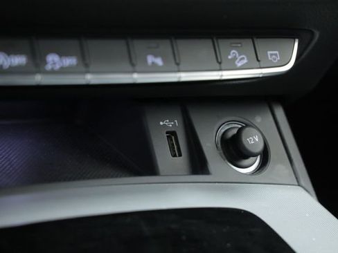 Used 2025 Audi Q5 2.0T Premium image 23