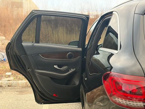 Used 2020 Mercedes-Benz GLC 300 4MATIC image 13