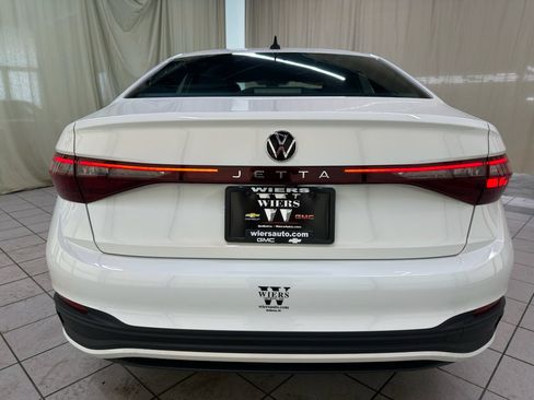 Used 2025 Volkswagen Jetta Sport FWD image 6