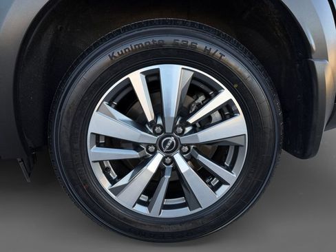 Used 2024 Nissan Pathfinder SL FWD image 11