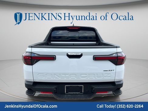 Certified 2025 Hyundai Santa Cruz Limited AWD/4WD image 4