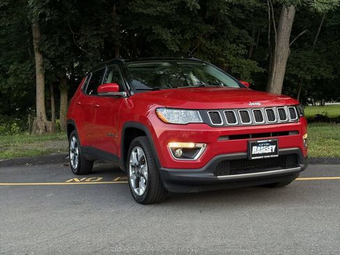 Used 2018 Jeep Compass Limited w/ Navigation Group AWD/4WD image 1